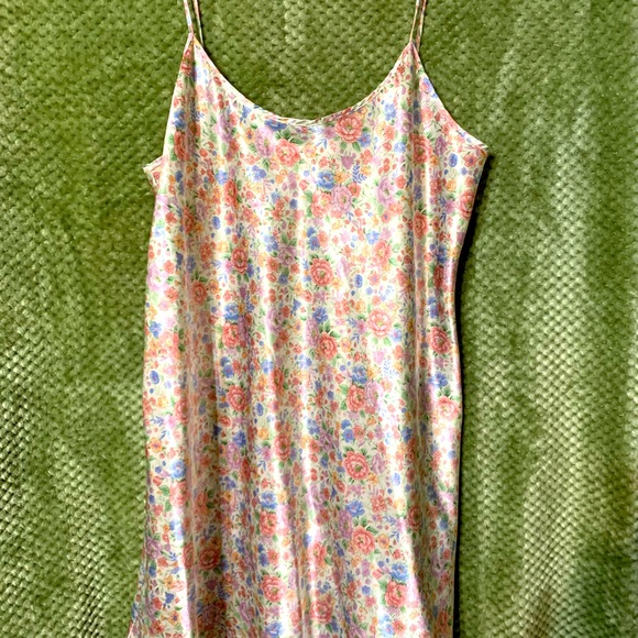 Private Luxeries - Picture 1 of 4